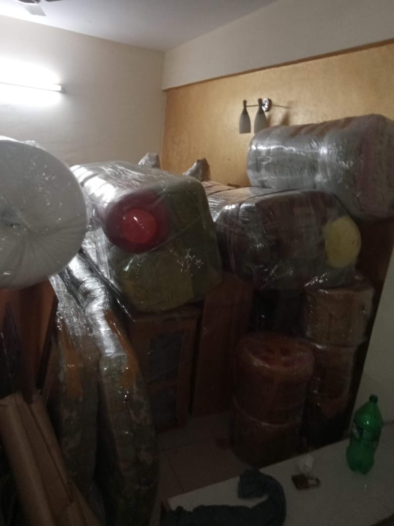 Household shifting work by expert movers